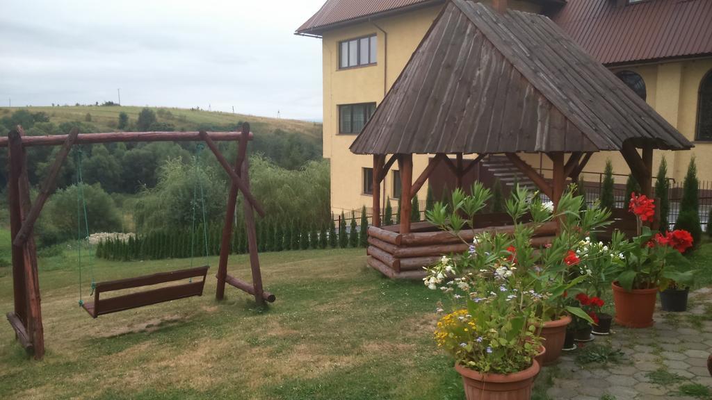 Pokoje Goscinne U Krysi Mizerna Buitenkant foto