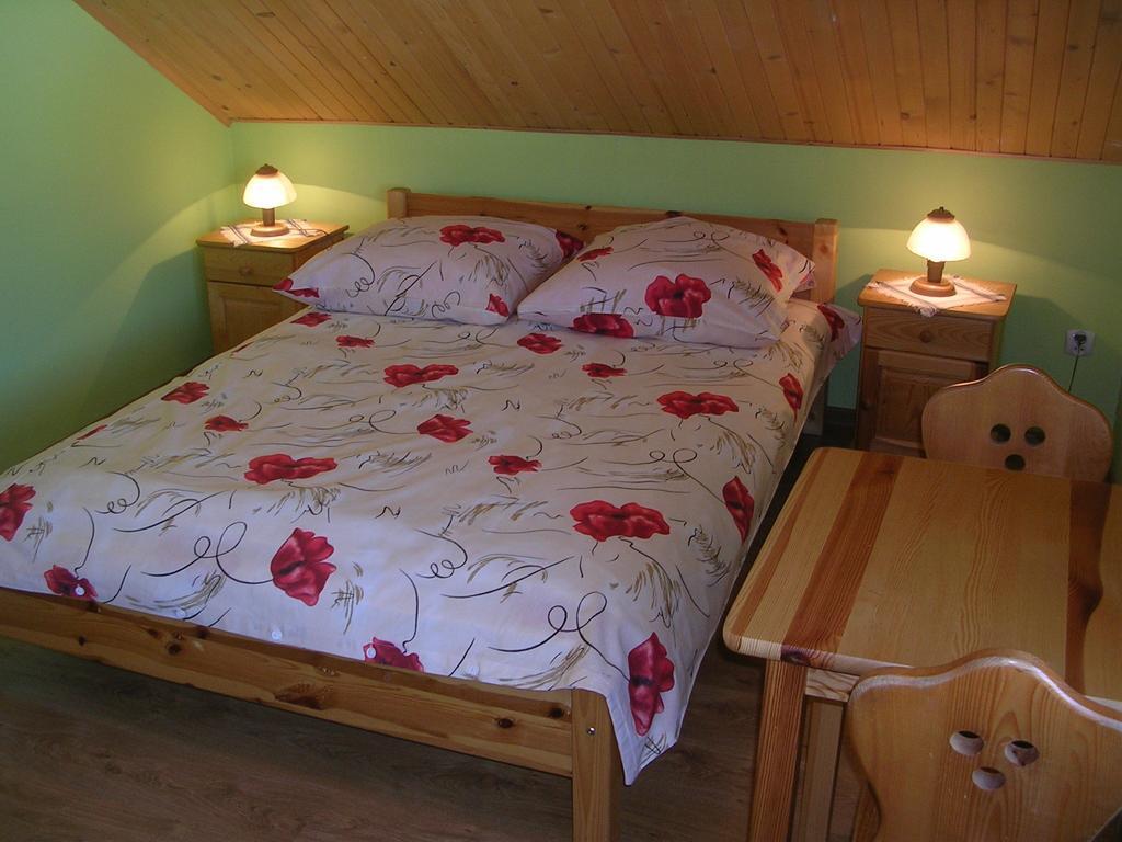 Pokoje Goscinne U Krysi Mizerna Kamer foto